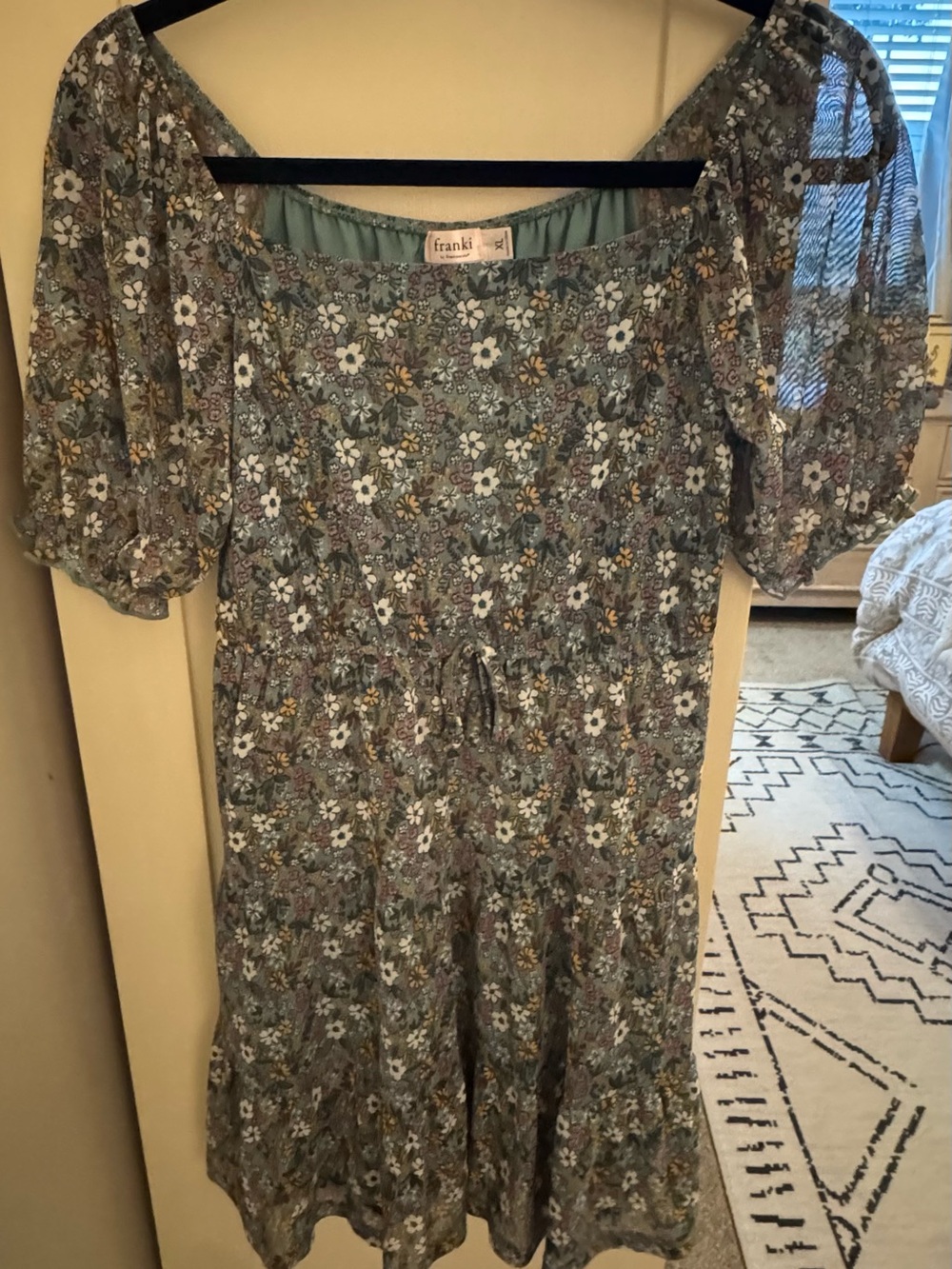 Francesca's Collections Blue Floral Puff Sleeve Dress